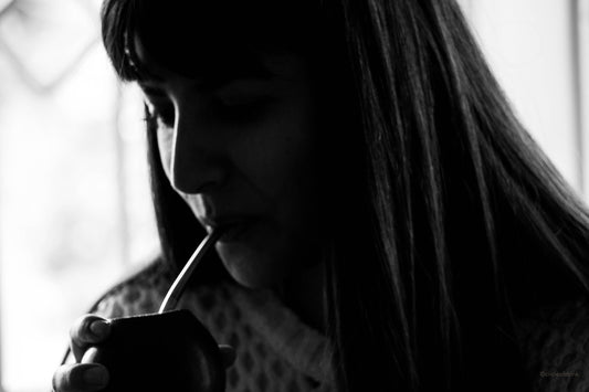 Argentine girl sipping yerba mate in Tandil, Argentina - photo by ©circleofdrink